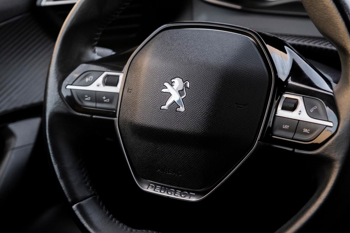 peugeot-2008-2021-diesel-1499cc
