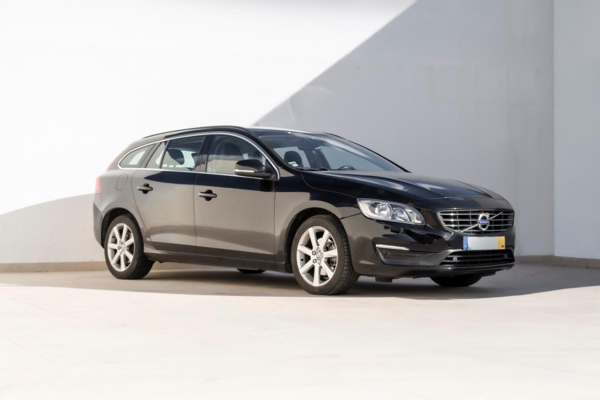 volvo-v60-2017-diesel-1969cc