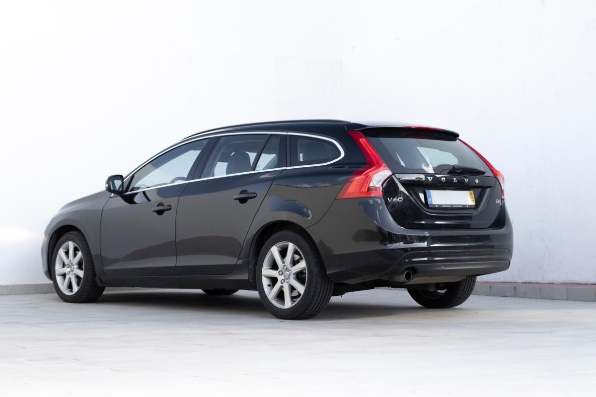 volvo-v60-2017-diesel-1969cc