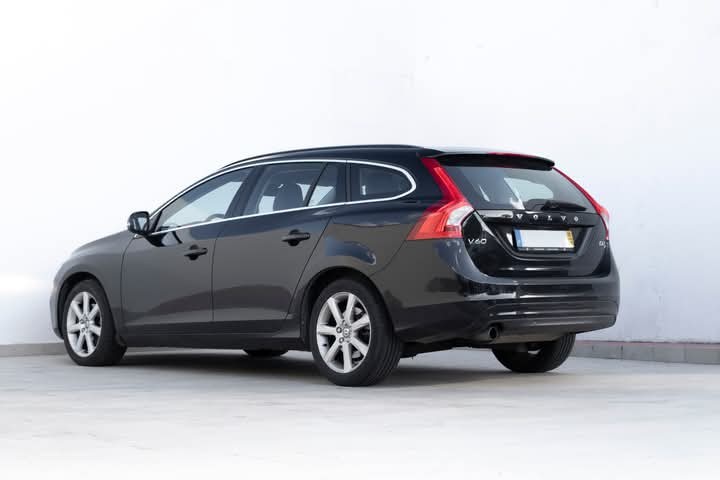 volvo-v60-2017-diesel-1969cc