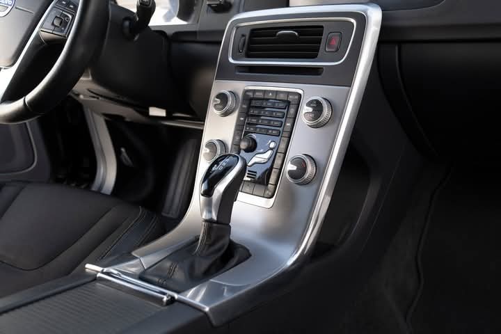 volvo-v60-2017-diesel-1969cc