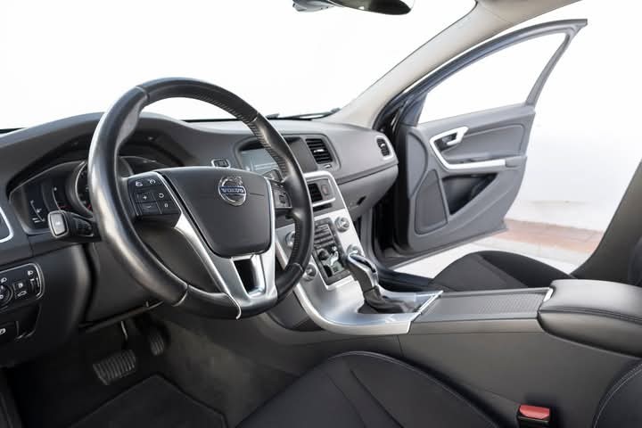 volvo-v60-2017-diesel-1969cc