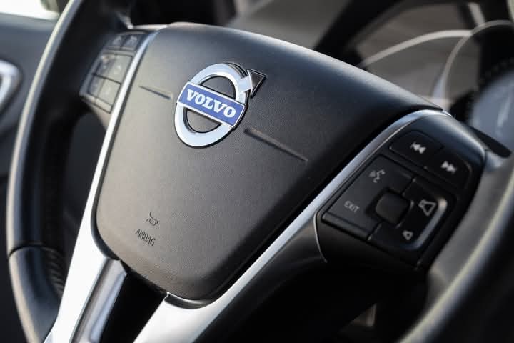 volvo-v60-2017-diesel-1969cc