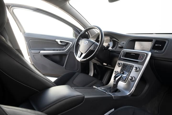 volvo-v60-2017-diesel-1969cc
