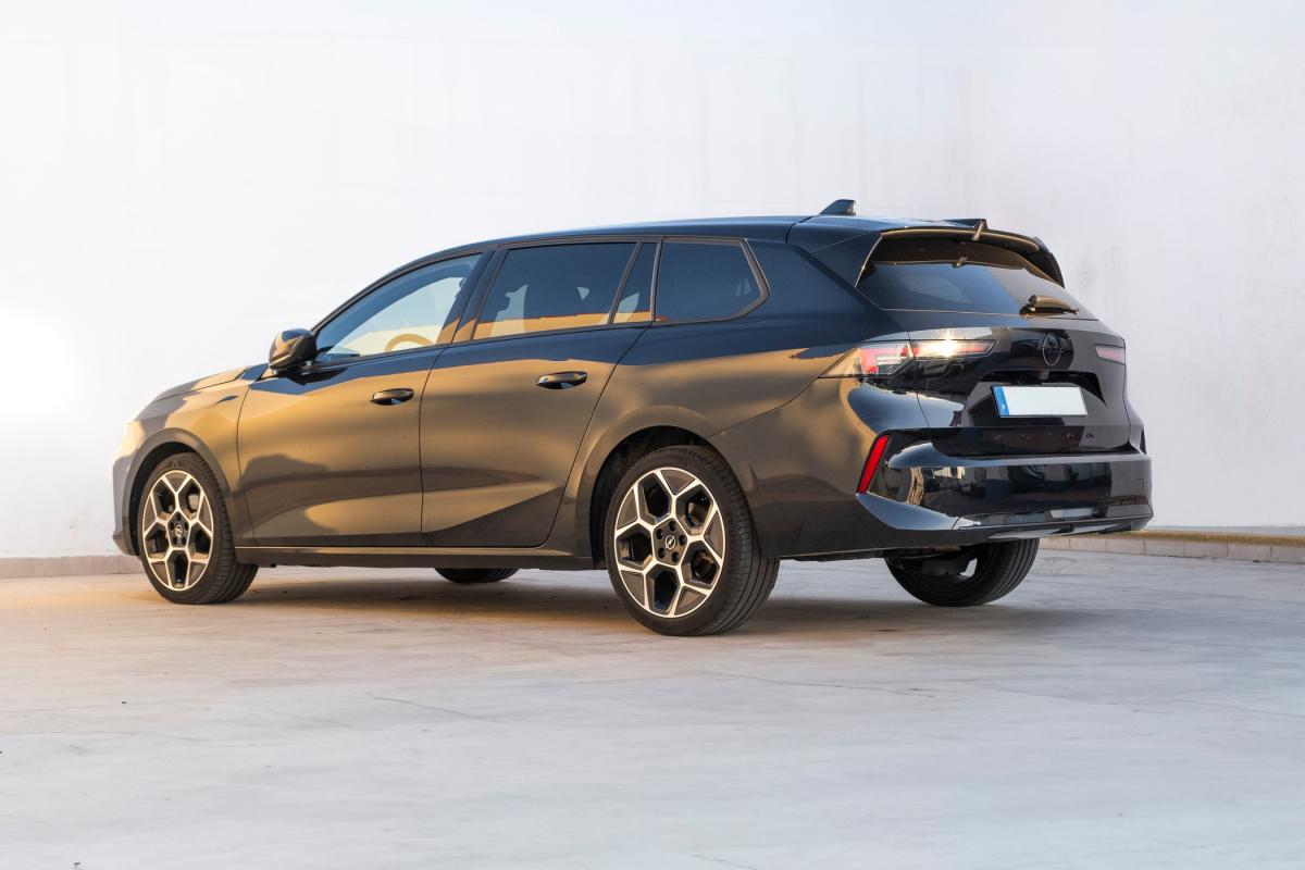 opel-astra-sport-tourer-2024-diesel-1499cc