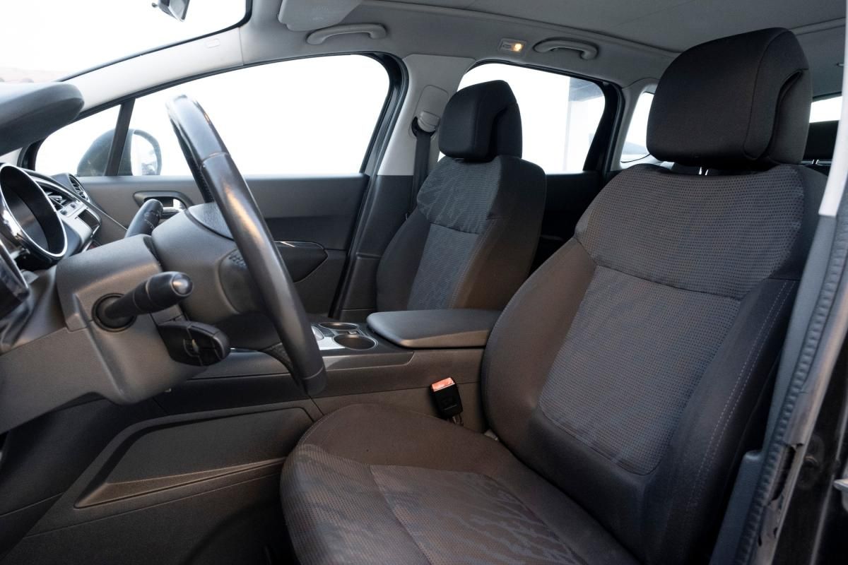 peugeot-3008-2011-diesel-1560cc