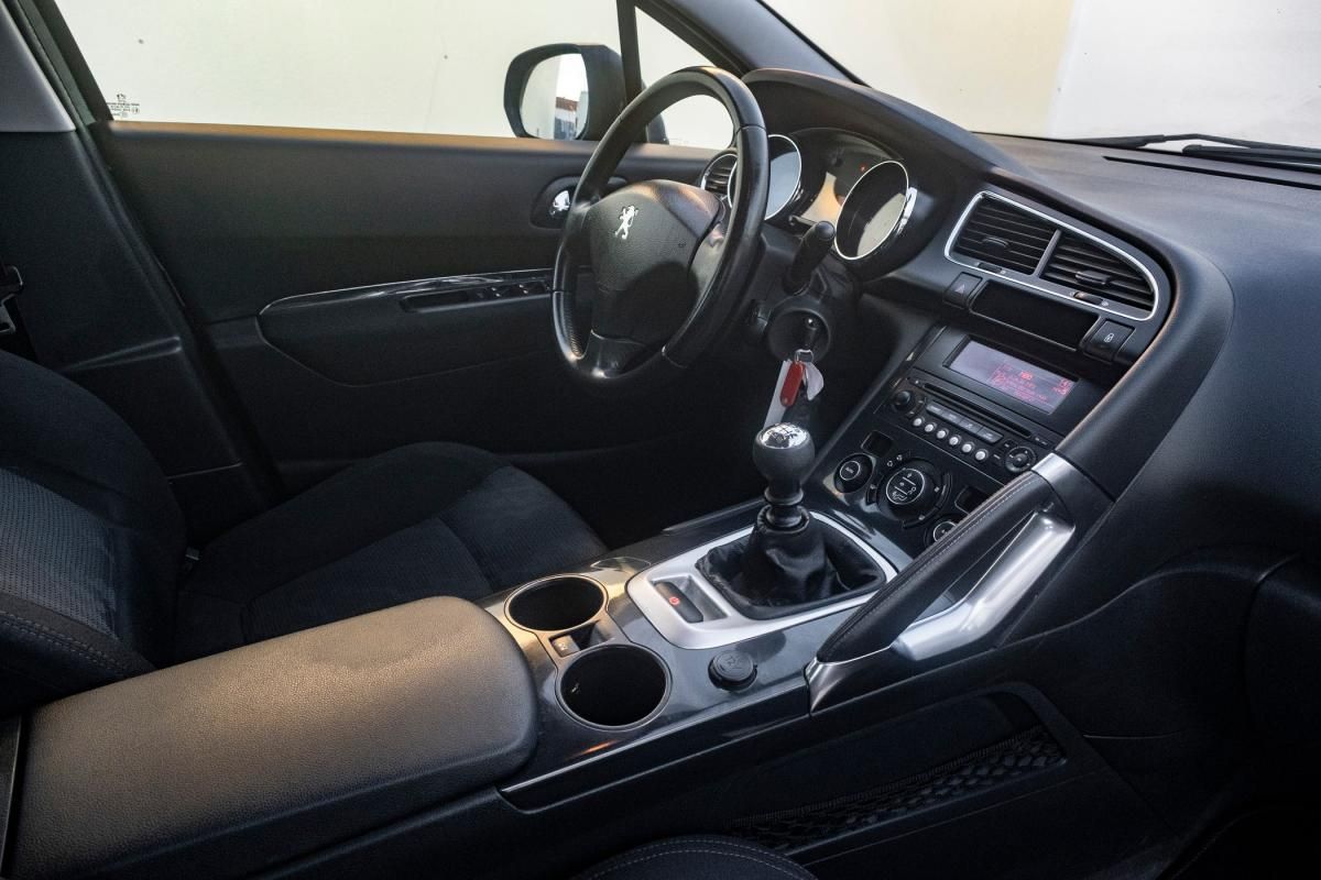 peugeot-3008-2011-diesel-1560cc