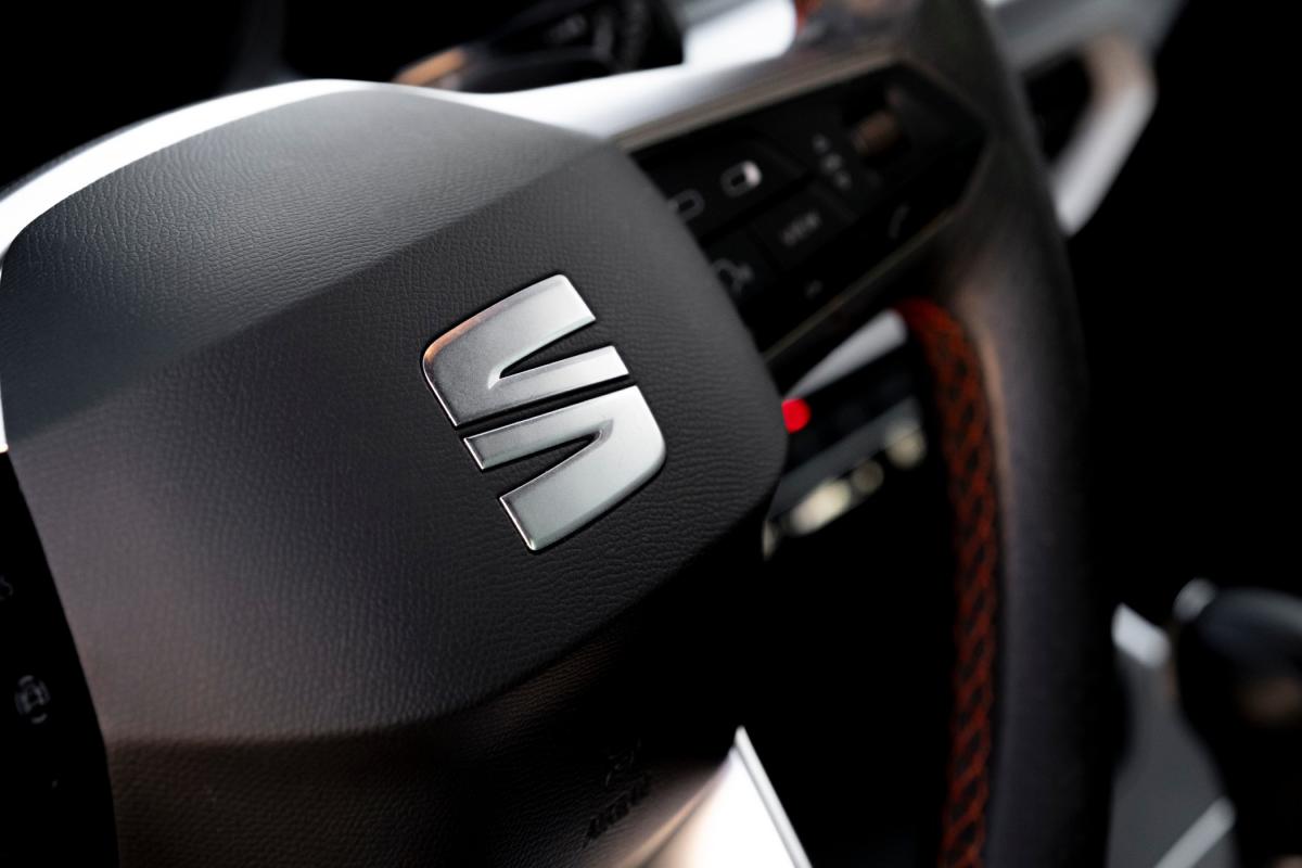 seat-arona-2023-gasolina-999cc