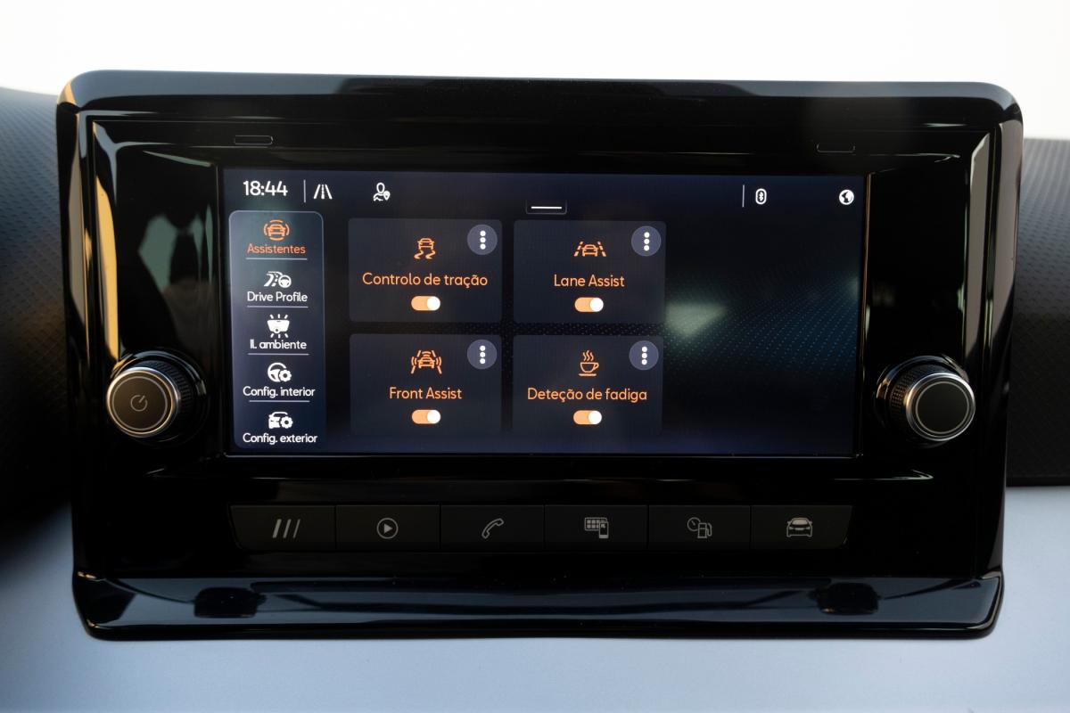 seat-arona-2023-gasolina-999cc