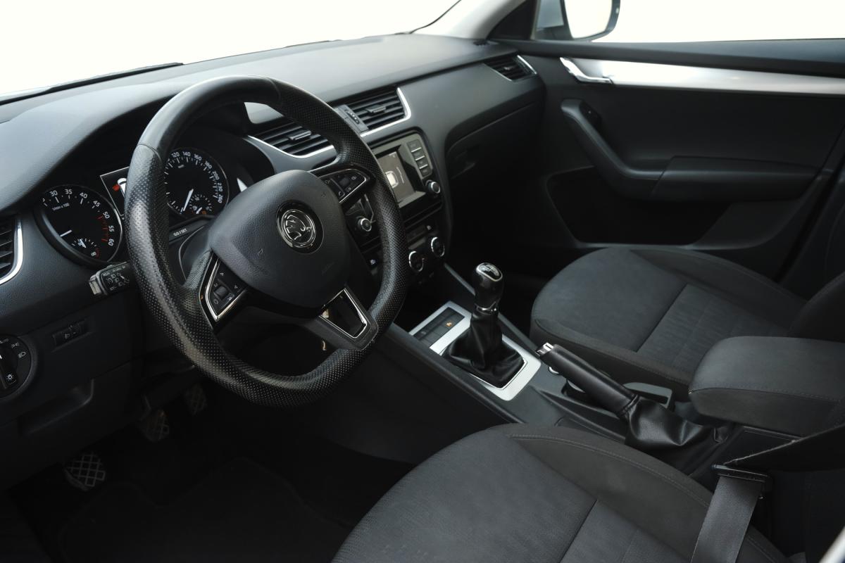 skoda-octavia-2015-diesel-1598cc