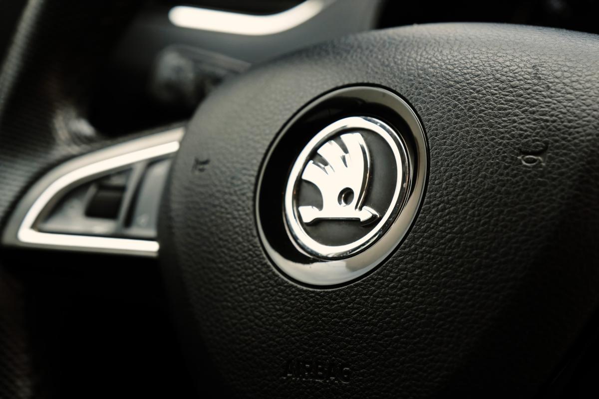 skoda-octavia-2015-diesel-1598cc
