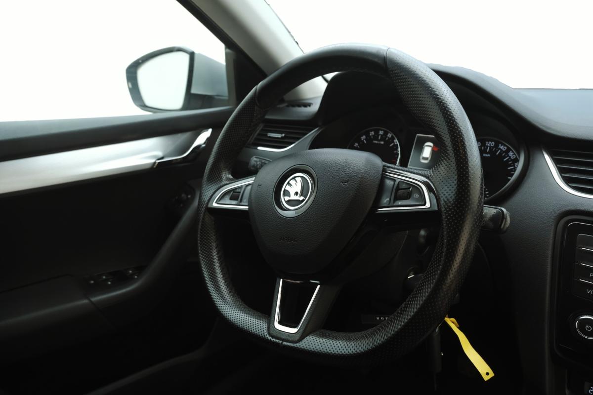 skoda-octavia-2015-diesel-1598cc