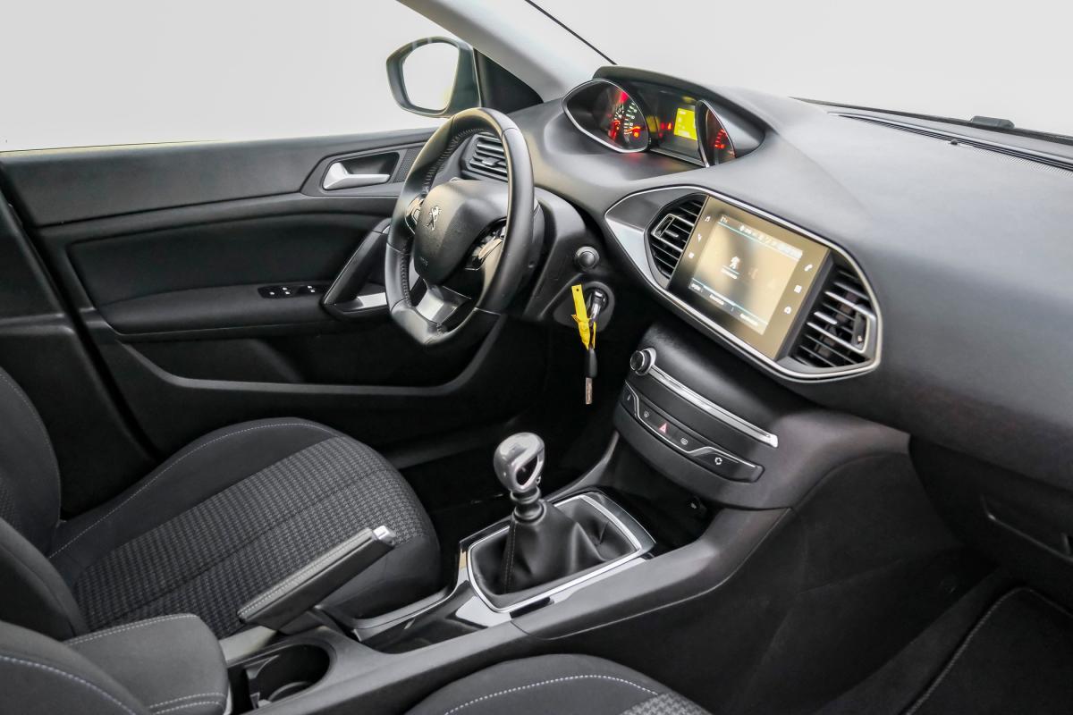 peugeot-308-sw-2018-diesel-1499cc