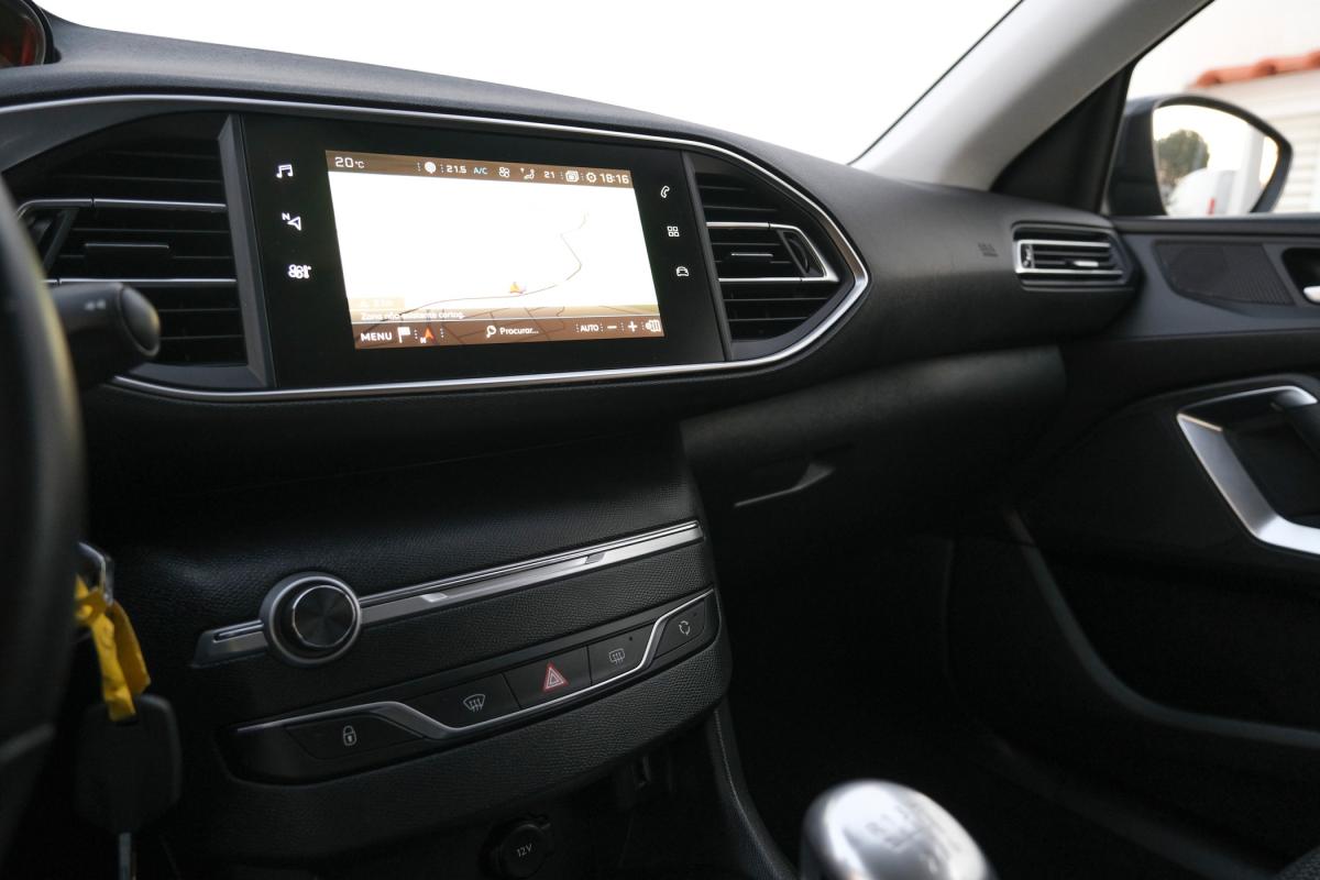 peugeot-308-sw-2018-diesel-1499cc
