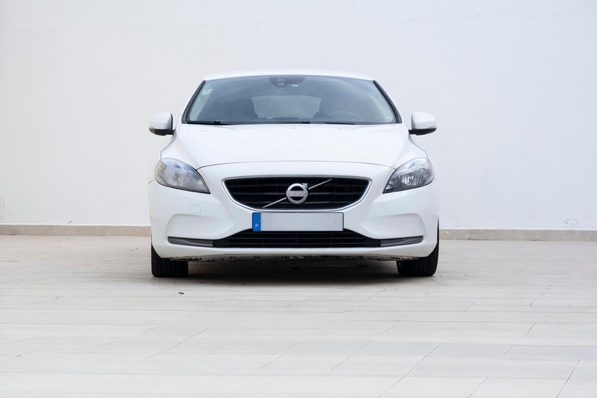 volvo-v40-2013-diesel-1560cc