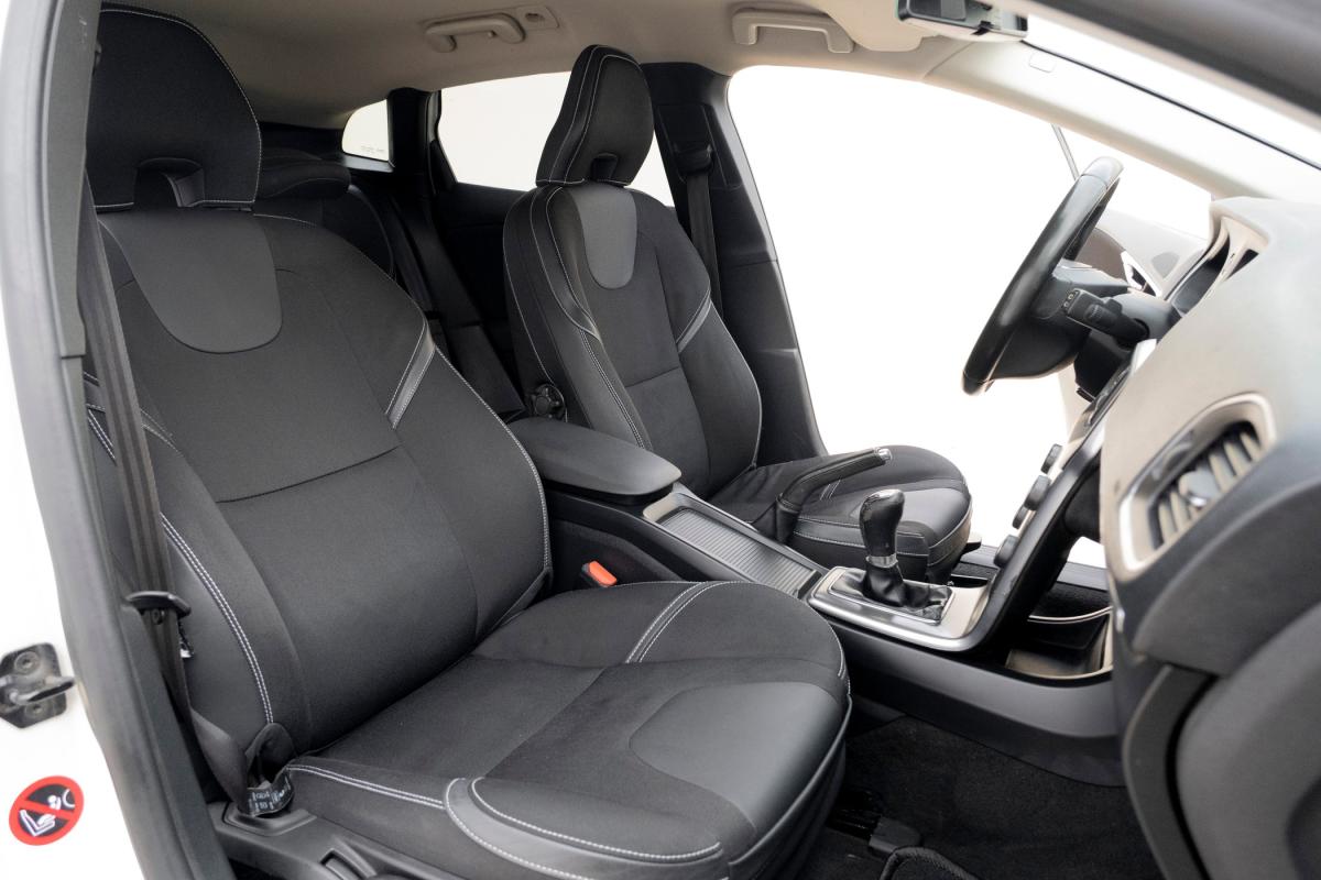volvo-v40-2013-diesel-1560cc