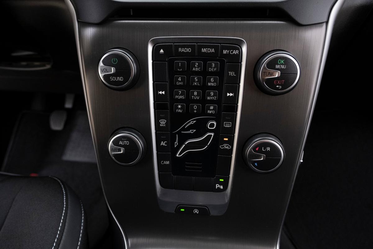 volvo-v40-2013-diesel-1560cc