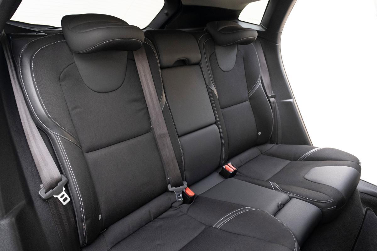 volvo-v40-2013-diesel-1560cc