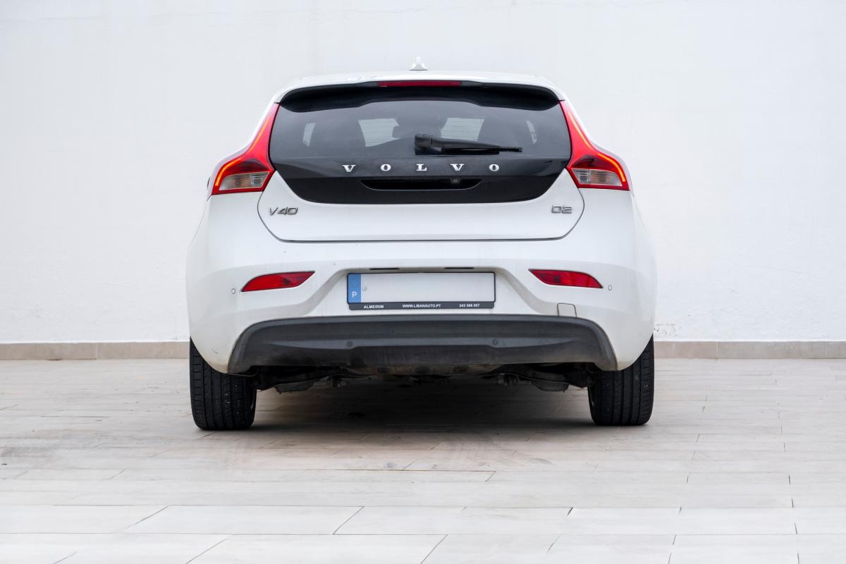 volvo-v40-2013-diesel-1560cc