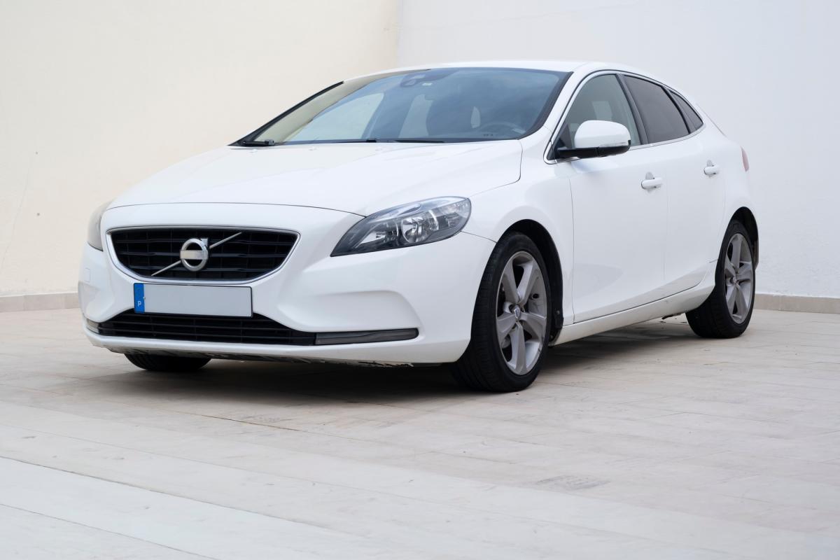 volvo-v40-2013-diesel-1560cc