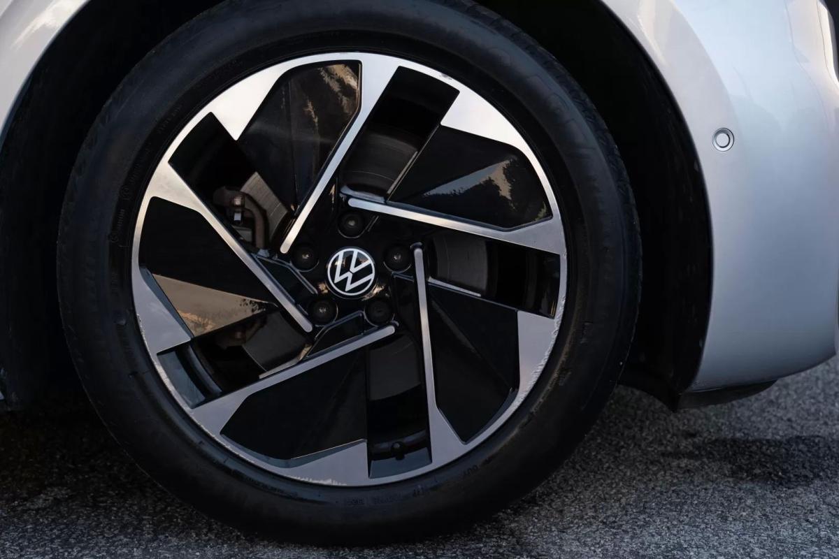 volkswagen-id-3-2023-eletrico-200cc