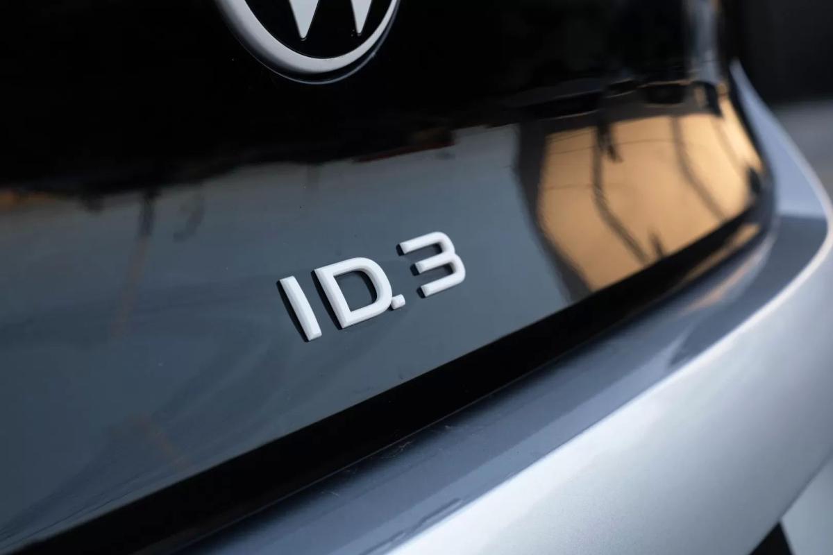 volkswagen-id-3-2023-eletrico-200cc