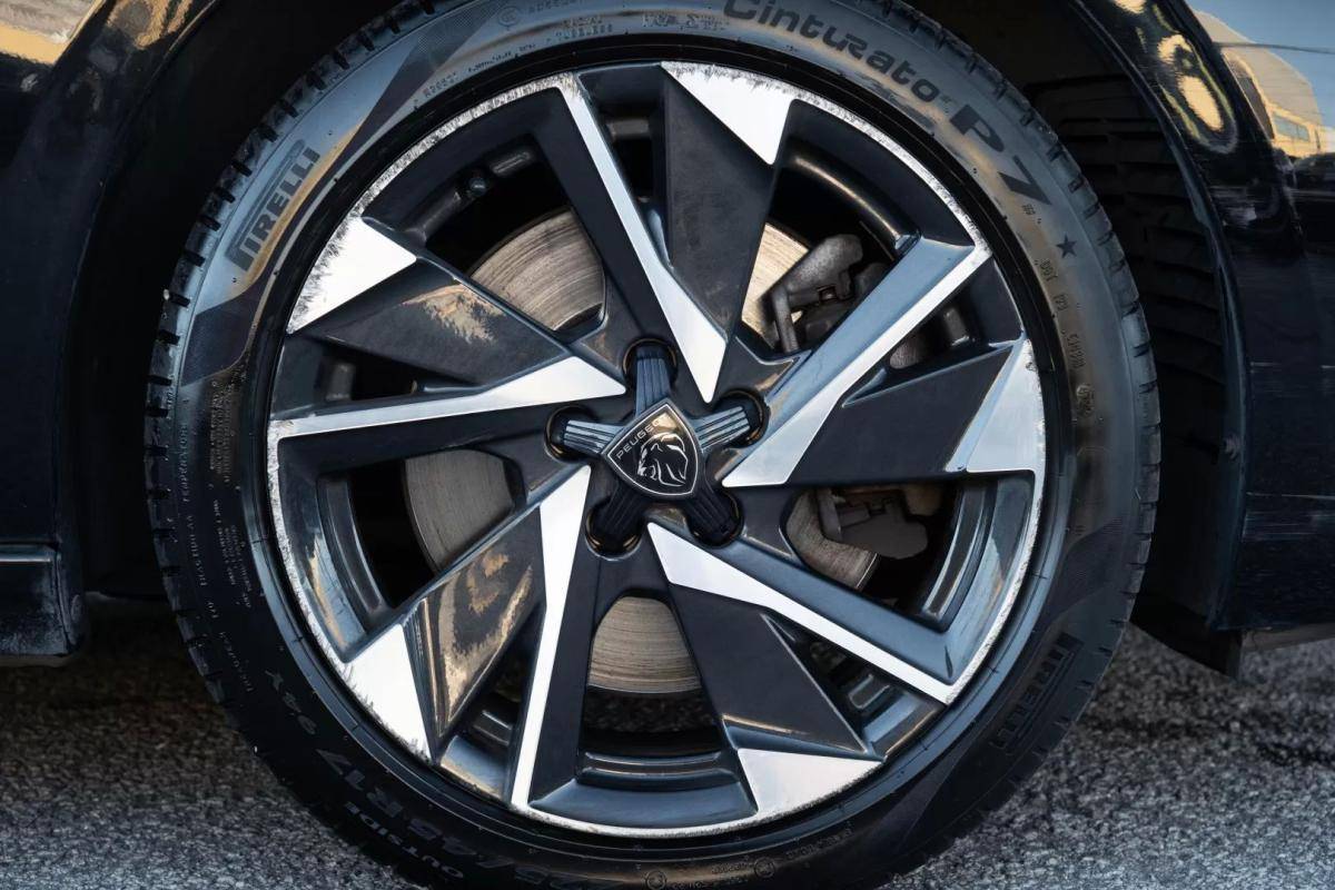peugeot-308-2022-hibrido-1598cc