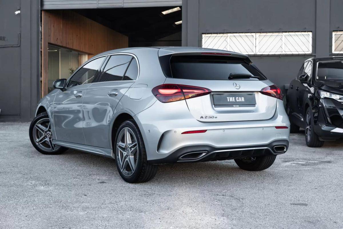 mercedes-benz-classe-a-2023-hibrido-1332cc