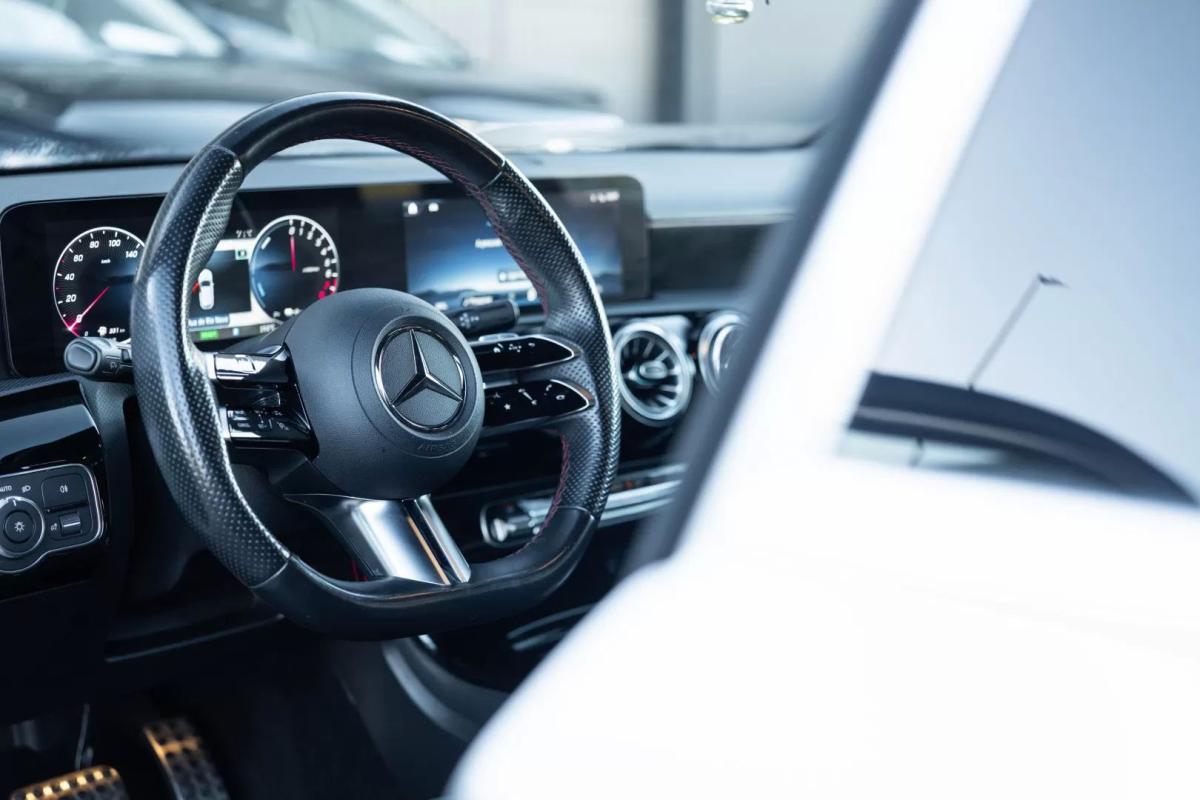 mercedes-benz-classe-a-2023-hibrido-1332cc