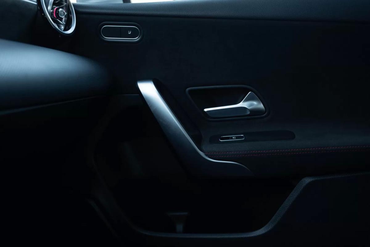 mercedes-benz-classe-a-2023-hibrido-1332cc