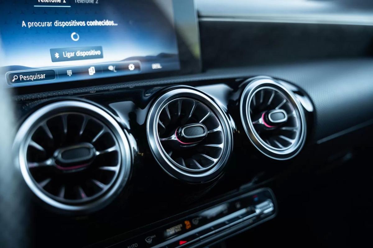 mercedes-benz-classe-a-2023-hibrido-1332cc