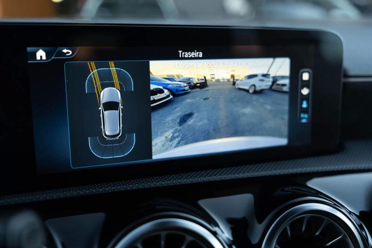 mercedes-benz-classe-a-2023-hibrido-1332cc