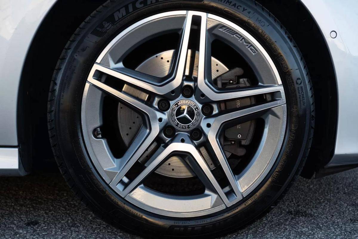 mercedes-benz-classe-a-2023-hibrido-1332cc