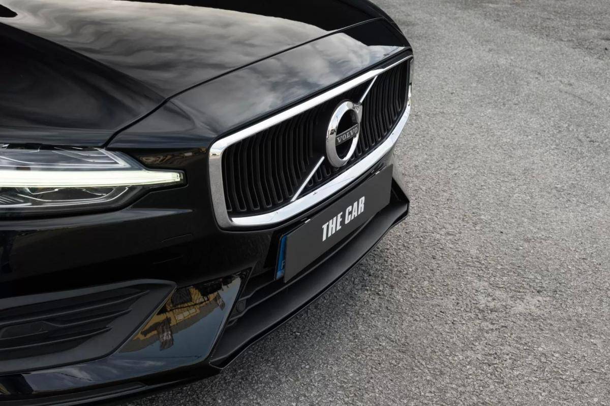 volvo-v60-2019-diesel-1969cc