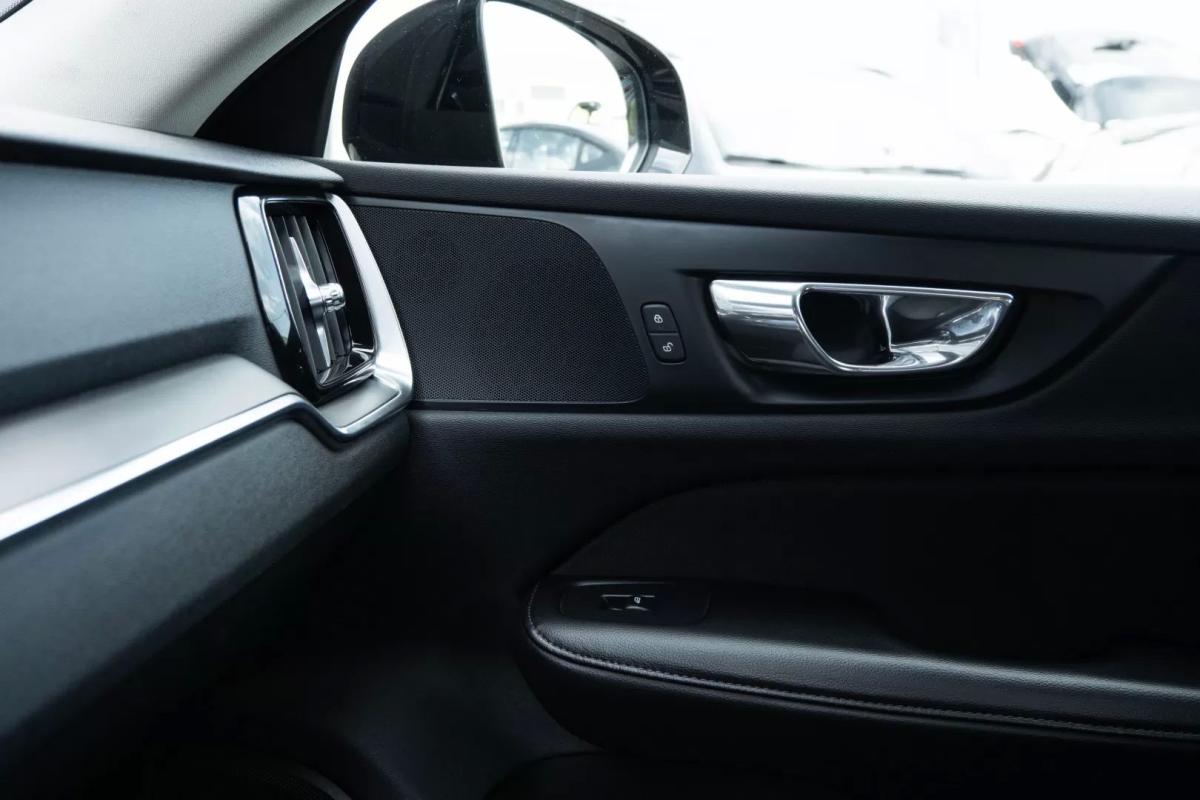 volvo-v60-2019-diesel-1969cc