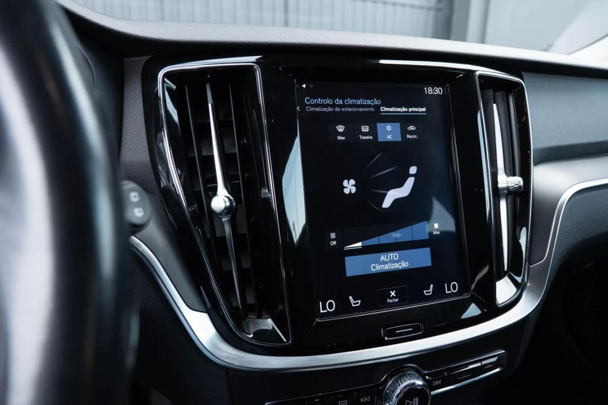 volvo-v60-2019-diesel-1969cc