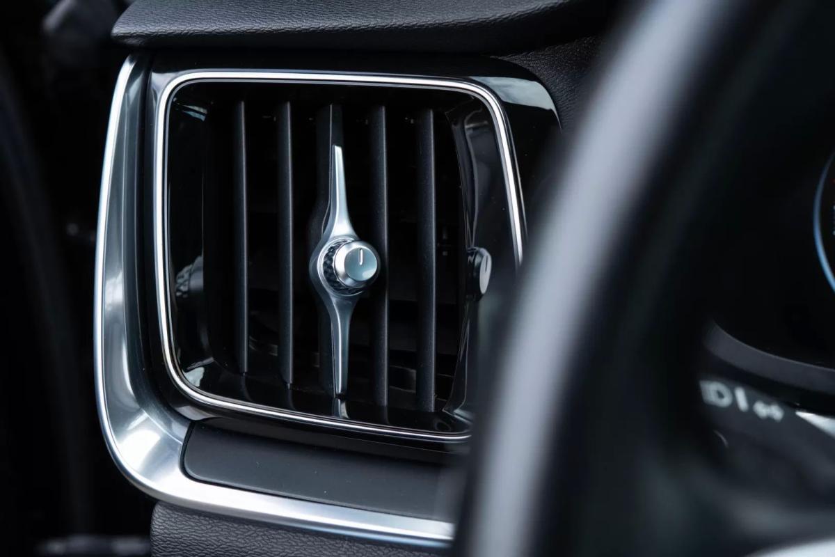 volvo-v60-2019-diesel-1969cc