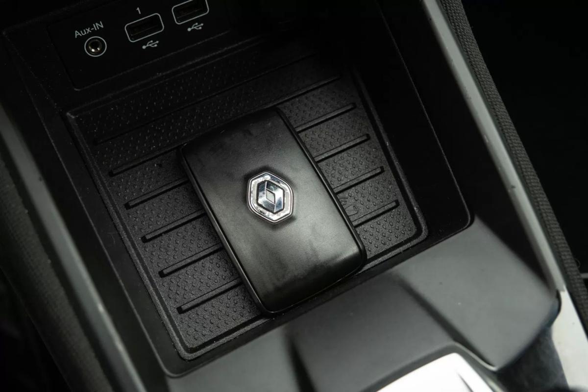 renault-zoe-2020-eletrico-200cc