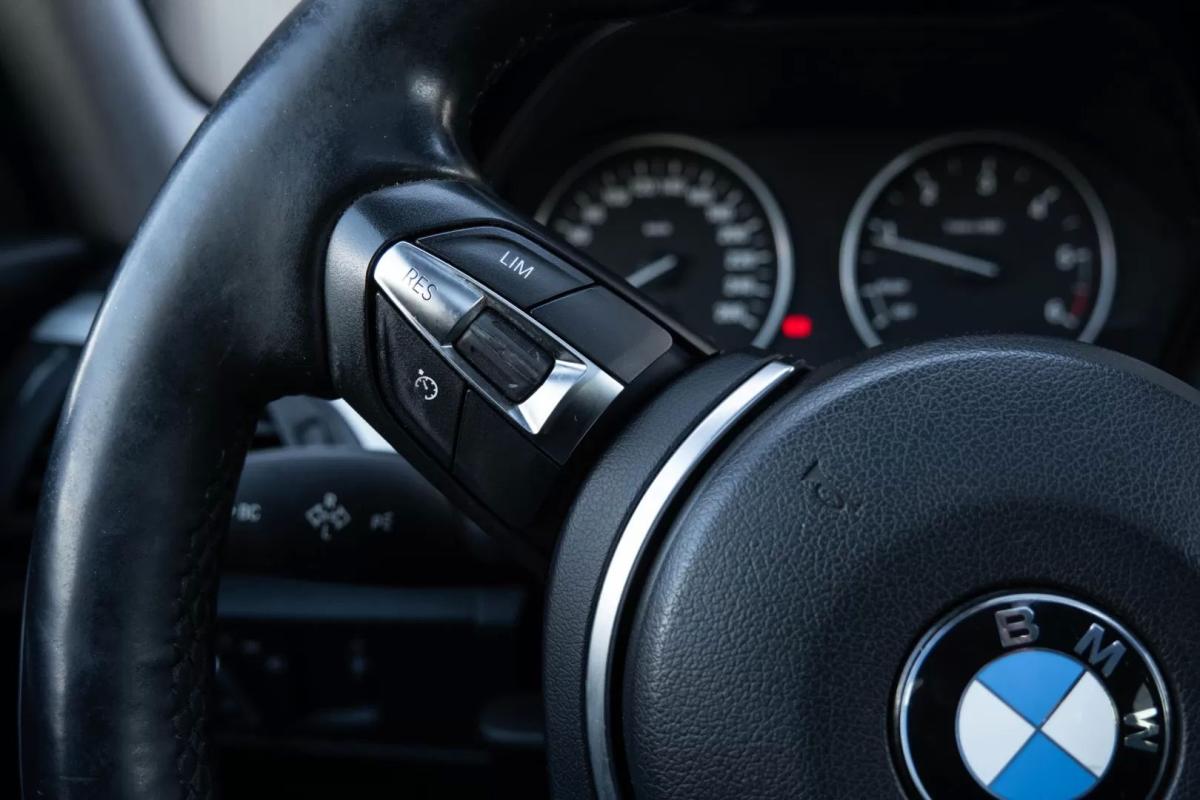 bmw-serie-1-2012-diesel-1995cc