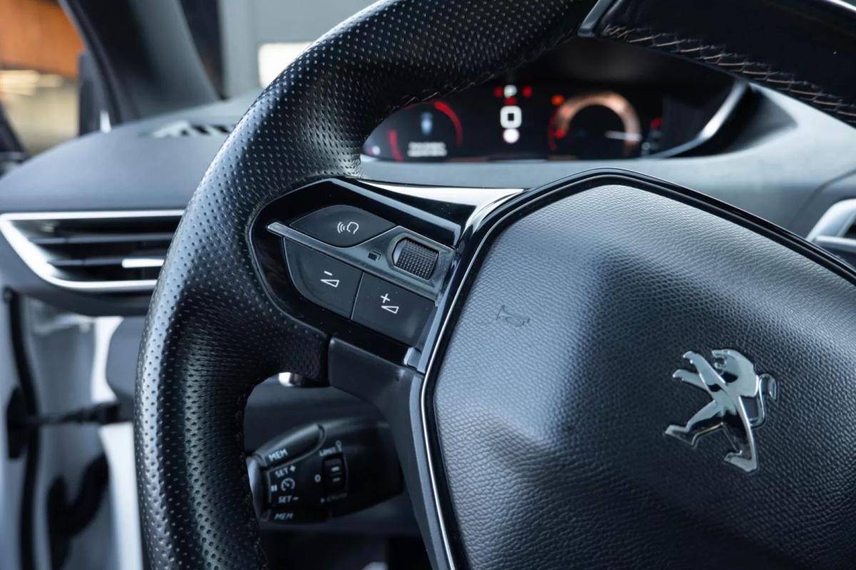 peugeot-5008-2019-diesel-1499cc