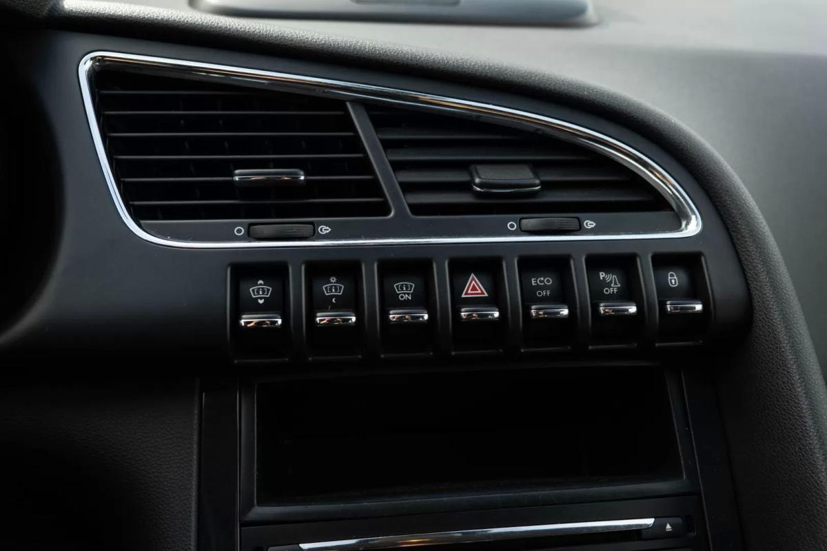 peugeot-3008-2014-hibrido-a-diesel-1997cc