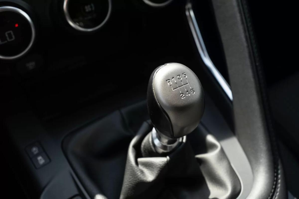 jaguar-e-pace-2018-diesel-1999cc
