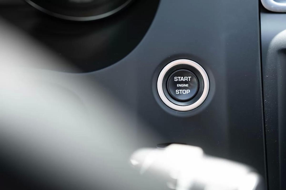 jaguar-e-pace-2018-diesel-1999cc