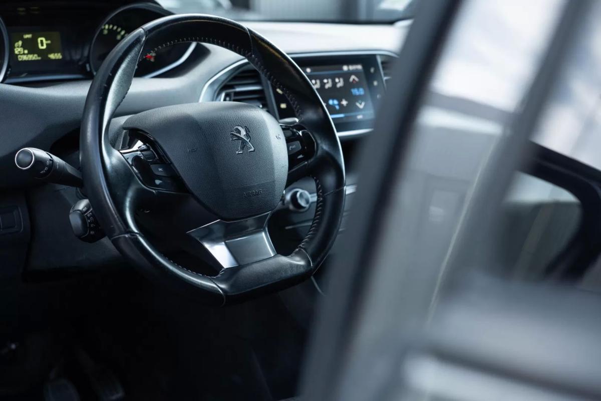 peugeot-308-sw-2020-diesel-1499cc