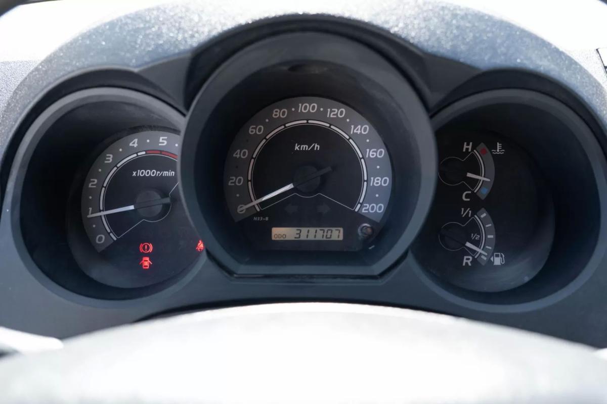toyota-hilux-2008-diesel-2494cc