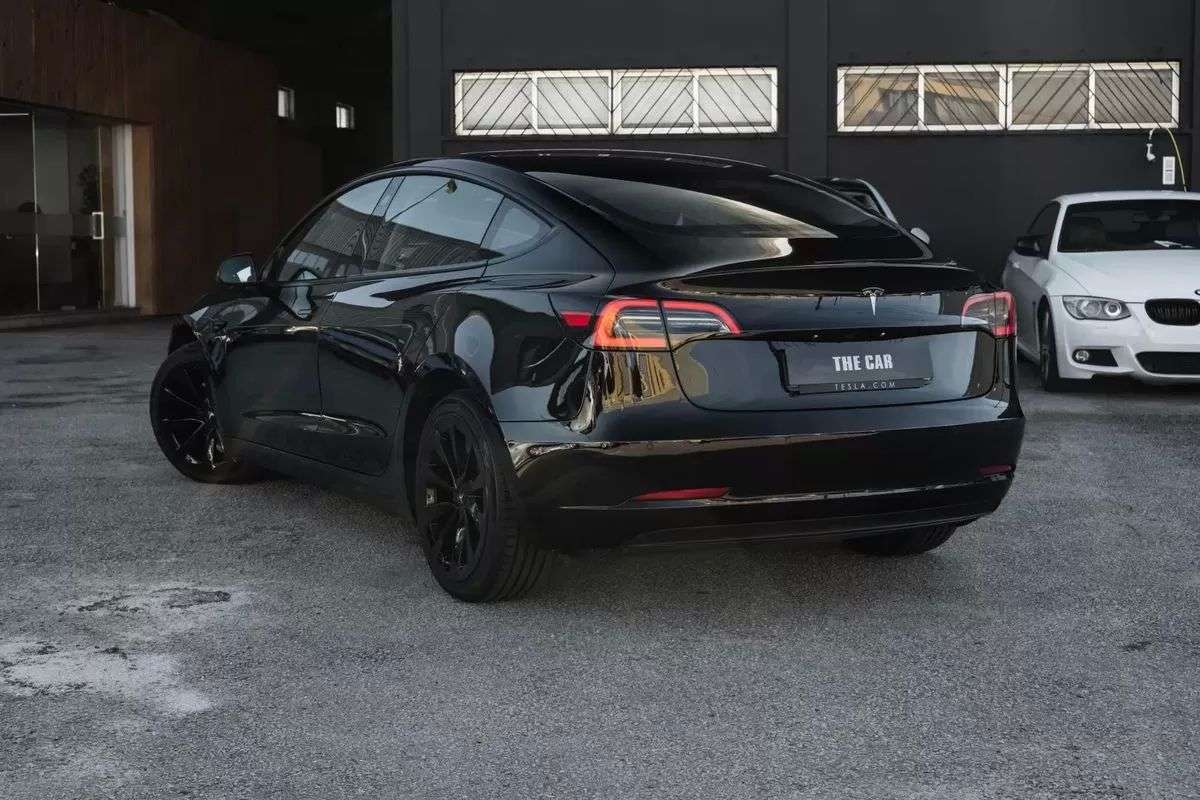 tesla-model-3-2023-eletrico-200cc