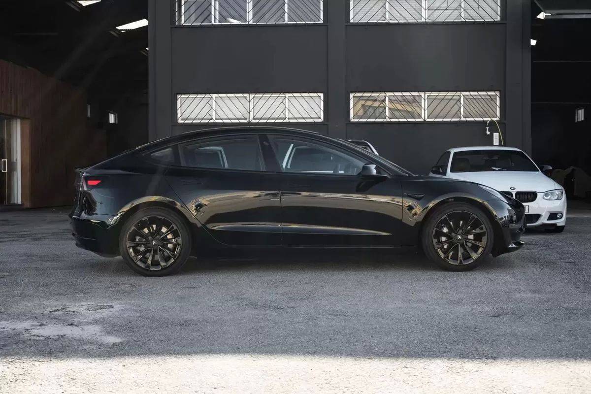 tesla-model-3-2023-eletrico-200cc