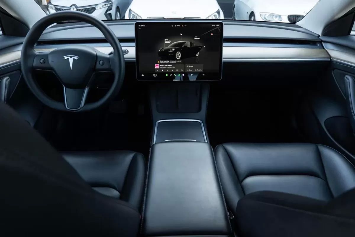 tesla-model-3-2023-eletrico-200cc