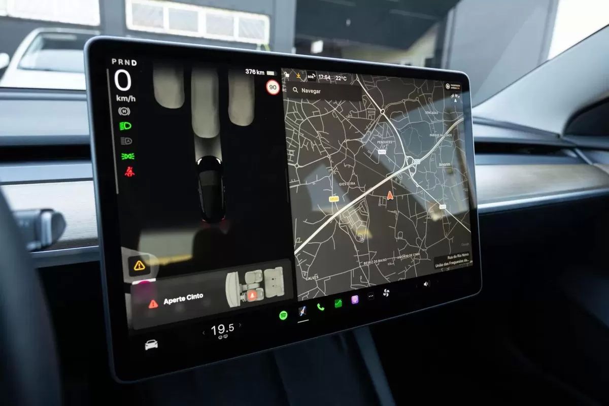 tesla-model-3-2023-eletrico-200cc