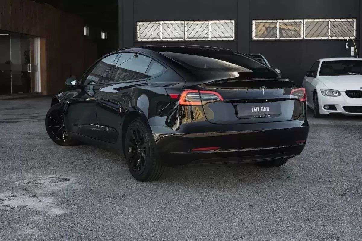 tesla-model-3-2023-eletrico-200cc